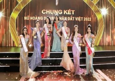 Người đẹp Thanh Thúy giành giải ‘Nữ hoàng doanh nhân đất Việt 2022’
