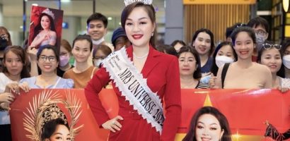 Á hậu Hoàng Thanh Nga bị vây kín khi trở về nước từ ‘Mrs Universe 2022’