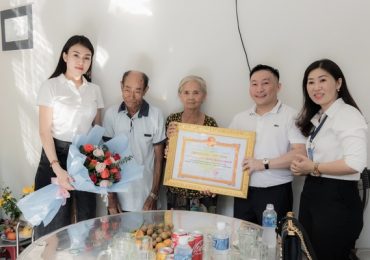 Á hậu Quý bà Đức Hạnh về quê làm từ thiện tại Ninh Thuận