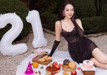Hoa hậu Thanh Thủy tung bộ ảnh đón tuổi 21 đẹp ‘ngất ngây’