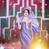Hoa hậu Mai Phương chiếm trọn spotlight với màn final walk xúc động