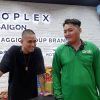 YouTuber Việt kiều Nga tìm người đứng lâu nhất để thắng xe Vespa trăm triệu