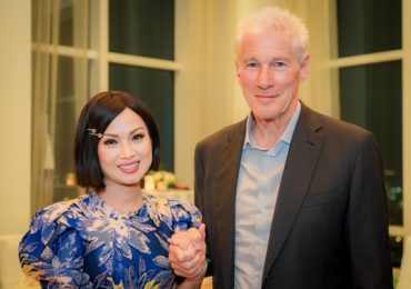 Ca sĩ Hà Phương trẻ trung, hội ngộ tài tử phim ‘Người đàn bà đẹp’ Richard Gere