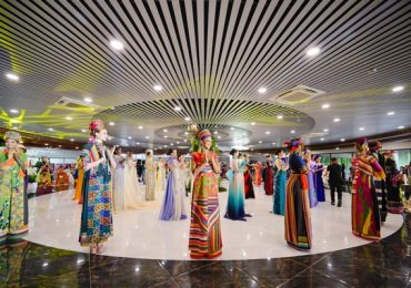 Gần 70 người đẹp quốc tế trình diễn áo dài Việt Nam tại Đà Nẵng