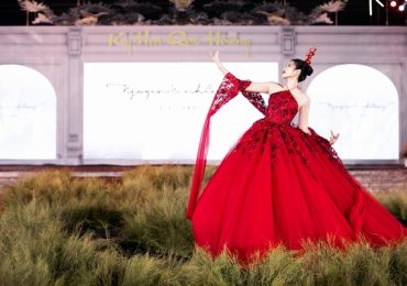 Hoa hậu Đỗ Hà hóa đào nương, biến sàn diễn thời trang thành sân khấu ca trù