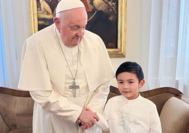 Con trai Đan Trường diện kiến Đức Giáo Hoàng FRANCIS