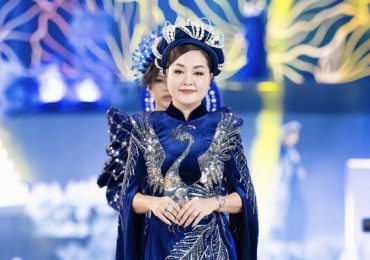 Hoa hậu Hoàng Thanh Nga rạng rỡ trình diễn áo dài tại Lễ hội Áo dài 2024
