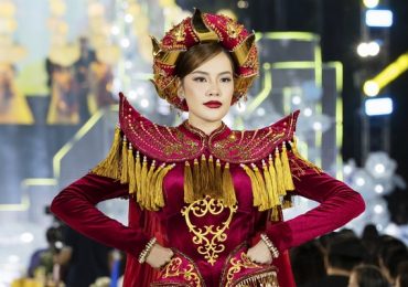 Hoa hậu Lê Hoàng Phương, Thanh Thủy tự hào khi khoác lên mình chiếc áo dài Việt Nam