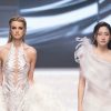 Hoa hậu Lương Thùy Linh đọ trình catwalk cùng đương kim Hoa hậu Thế giới