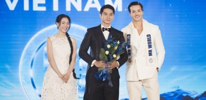 Tuấn Ngọc nhận bảng tên đại diện Việt Nam tại Mr World 2024