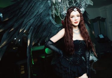 Lý Nhã Kỳ hóa The Dark Angel quyến rũ và bí ẩn dịp Halloween