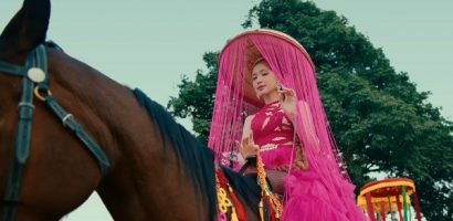 Cây cô đơn, nhà hát Quan họ trong MV ‘Bắc Bling’ của Hòa Minzy có gì đặc biệt?