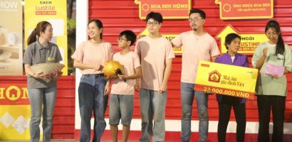 Lâm Vỹ Dạ – Hứa Minh Đạt góp sức mang về gần 100 triệu đồng cho các em nhỏ mồ côi