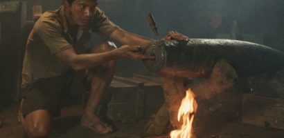 Cảnh cưa bom chân thực đến nghẹt thở trong ‘Địa Đạo: Mặt trời trong bóng tối’