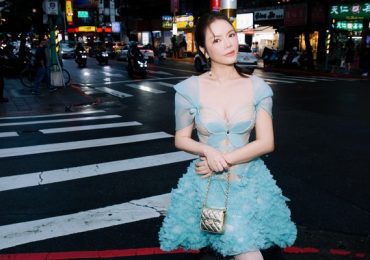 Lý Nhã Kỳ thả dáng cuốn hút trên đường phố Đài Bắc