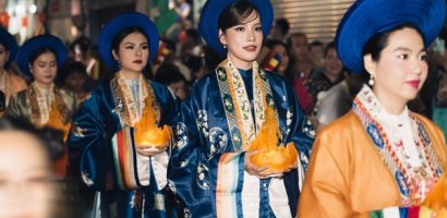 Lê Hoàng Phương, Tiểu Vy, Khánh Linh diện áo dài Nhật Bình tại lễ rước Phật Vesak 2025