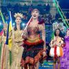 Hoa hậu Ý Nhi tự hào giới thiệu Việt Nam tại khai mạc Miss World